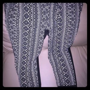 Black&White jogger pants